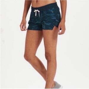 VUORI blue camo shorts size S